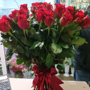 35 красных роз в Черкассах фото