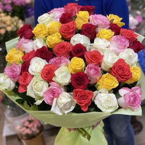 51 разноцветная роза микс в Черкассах фото