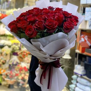 33 красные розы в Черкассах фото