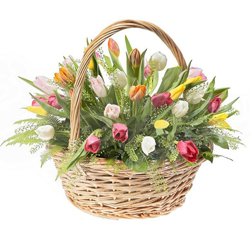 Фото товара 45 тюльпанів асорті в кошику з декором в Черкассах
