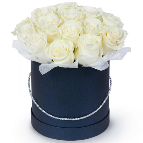 Фото товара 21 біла троянда в капелюшній коробці в Черкассах