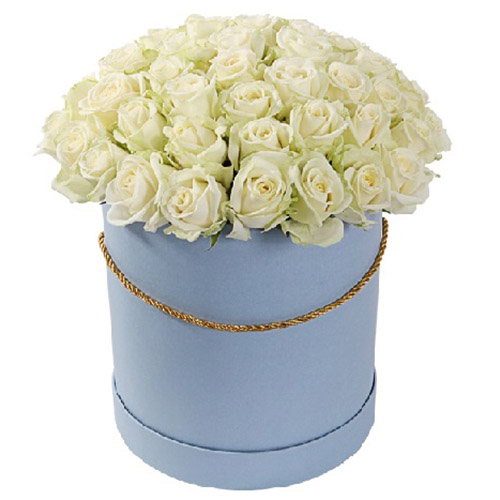 Фото товара 51 троянда біла у капелюшній коробці в Черкассах