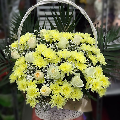 Фото товара Кошик "Жовті хризантеми та троянди" в Черкассах
