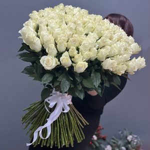 высокая белая роза фото букета