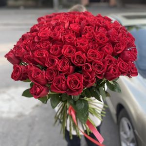 Большой букет красных роз фото